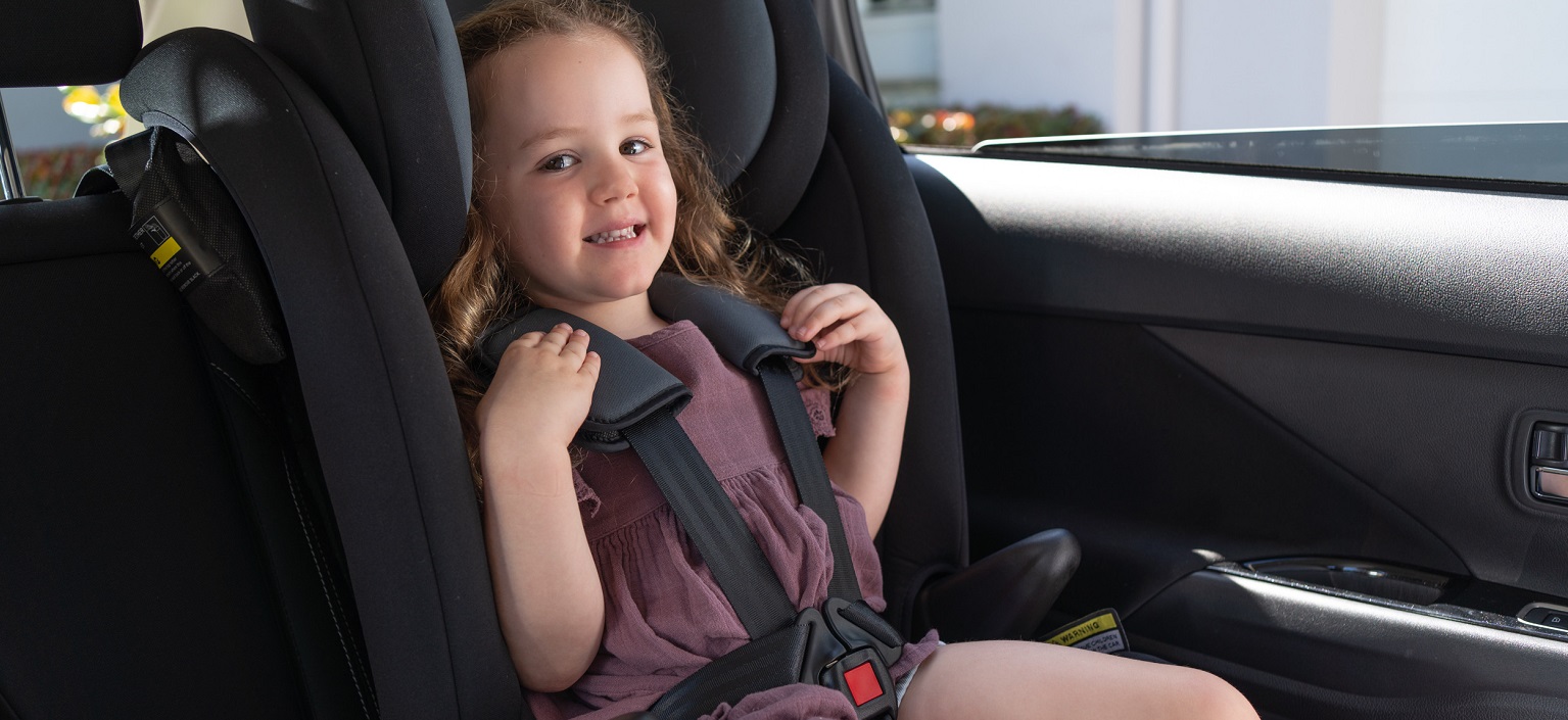 Child car seat clearance restraints